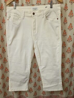 Judy Blue Cream Ankle Crop Jeans